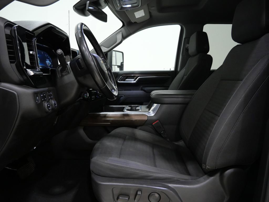 Used 2024 Chevrolet Silverado 3500 LT w/ Convenience Package image 11