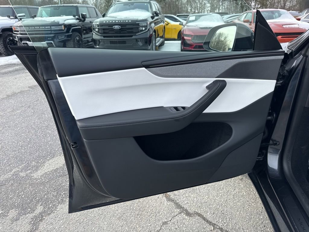 Used 2026 Tesla Model Y Premium image 28