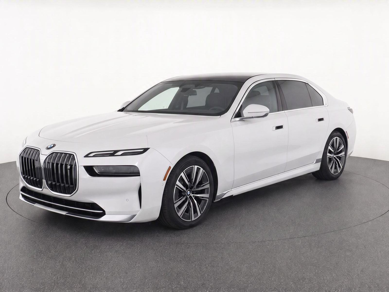 Used 2024 BMW i7 xDrive60 w/ Premium Package RWD image 2