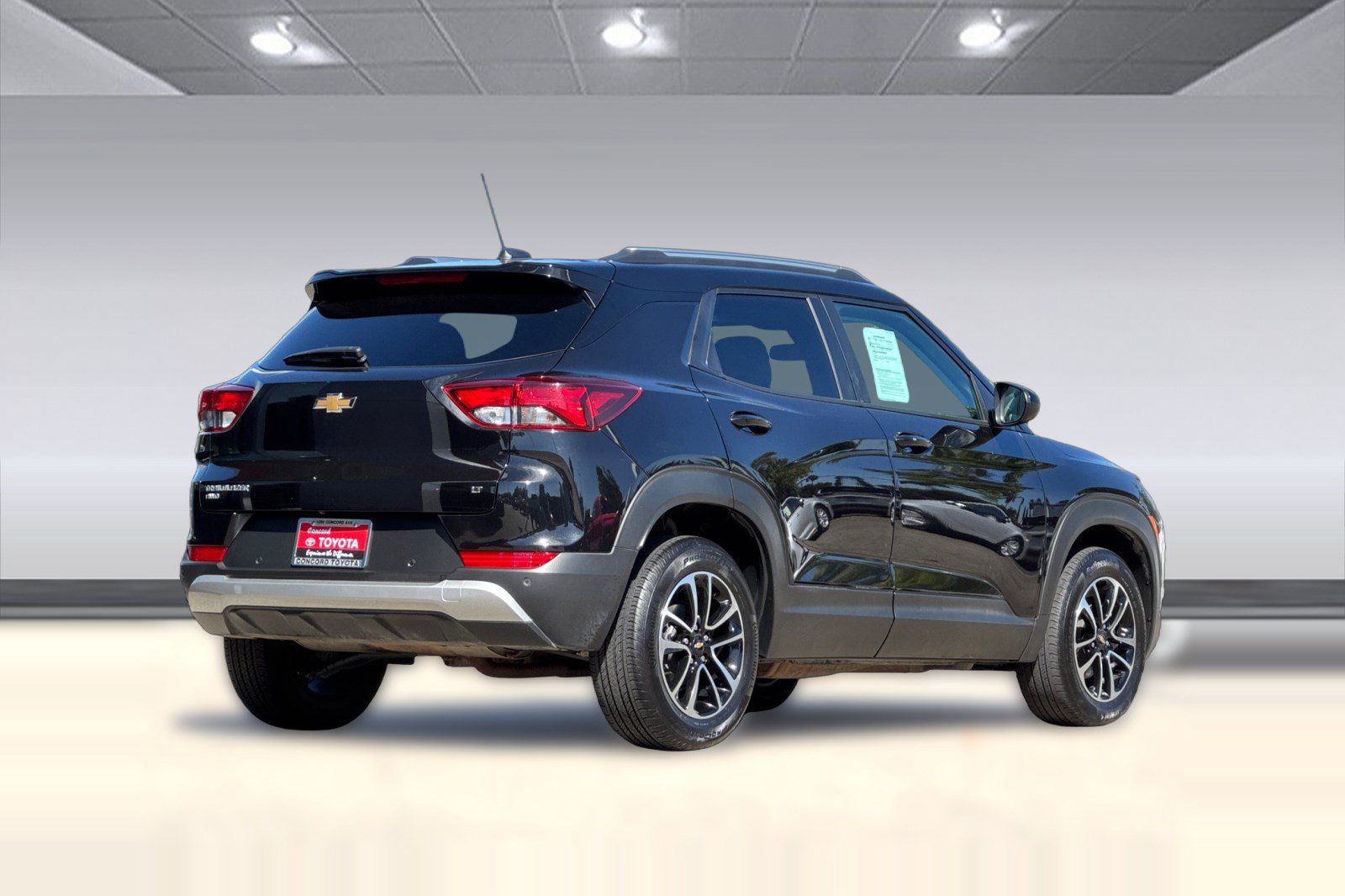 Used 2025 Chevrolet TrailBlazer LT w/ Driver Confidence Package AWD/4WD image 8