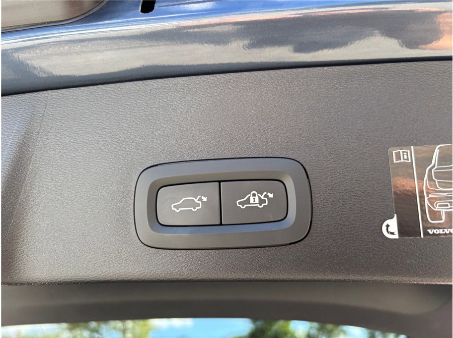 Used 2020 Volvo XC40 T5 Inscription w/ Protection Package image 47