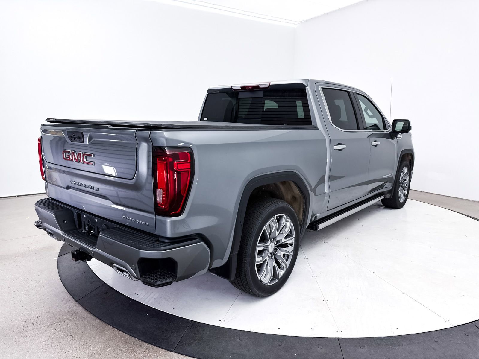 Used 2025 GMC Sierra 1500 Denali image 19