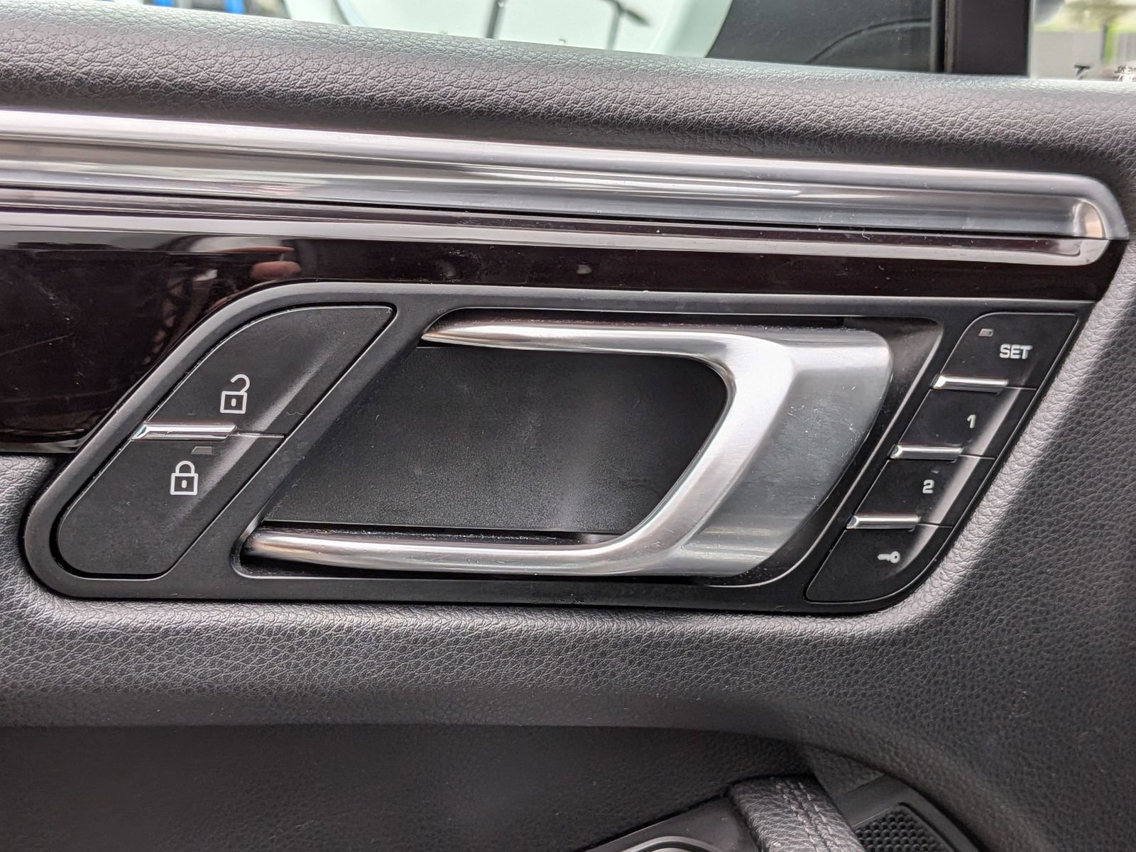 Used 2021 Porsche Macan S image 12