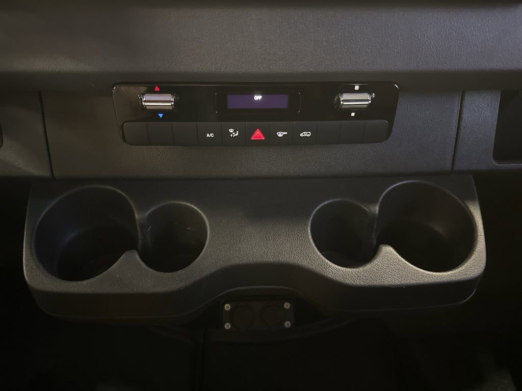 Used 2021 Mercedes-Benz Sprinter 2500 image 17