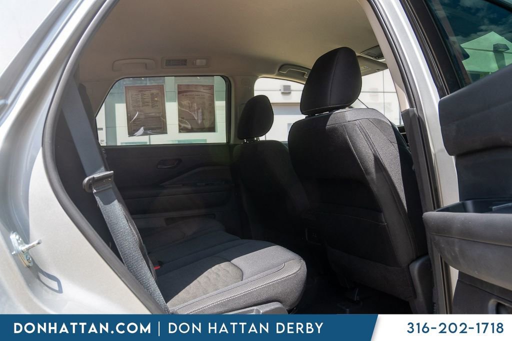 Used 2025 Nissan Pathfinder SV FWD image 21