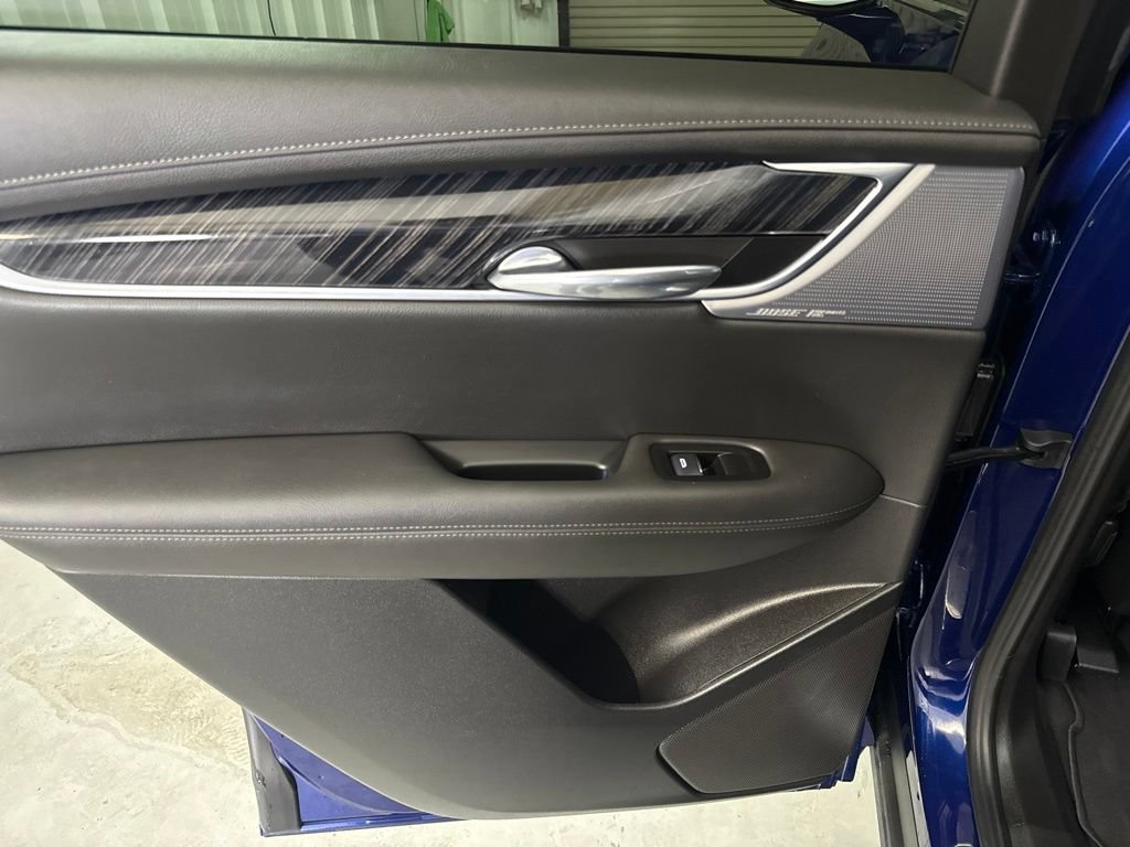 Certified 2025 Cadillac XT6 Premium Luxury FWD image 11