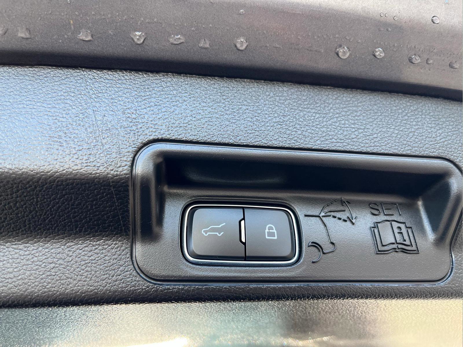 Used 2024 Ford Explorer ST-Line w/ Class IV Trailer Tow Package image 43