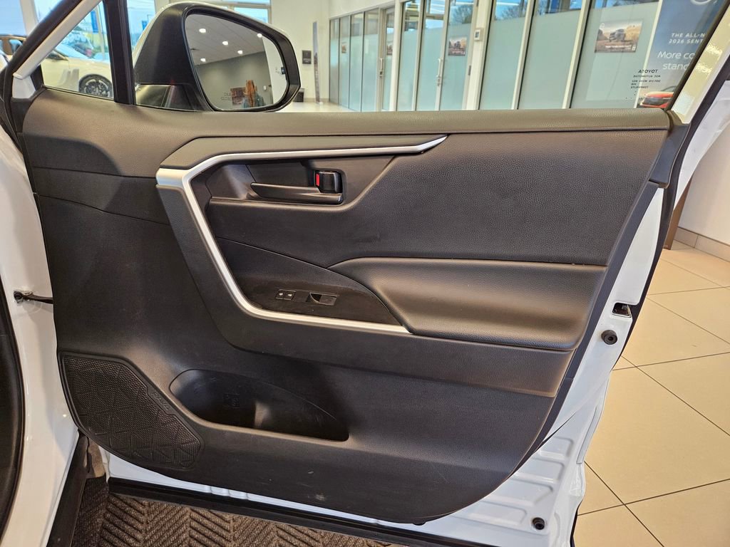 Used 2024 Toyota RAV4 LE image 23