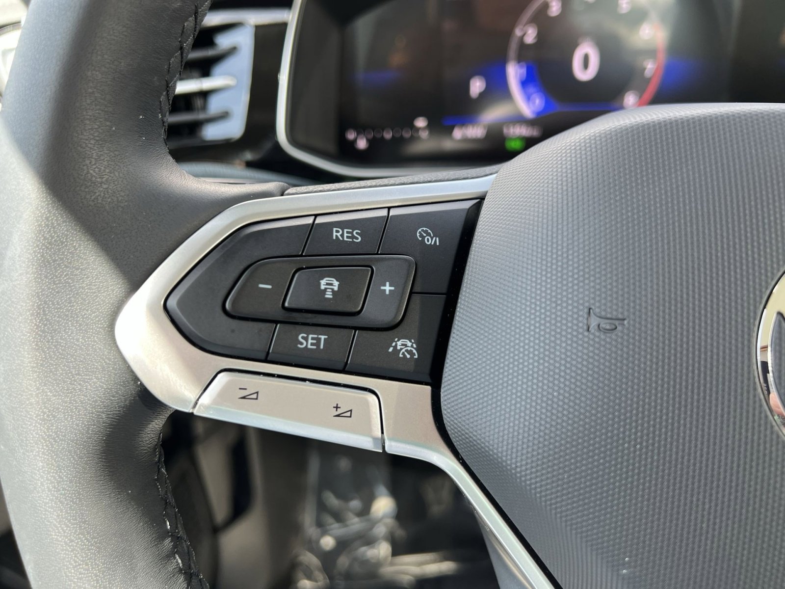 Used 2026 Volkswagen Jetta SE image 30