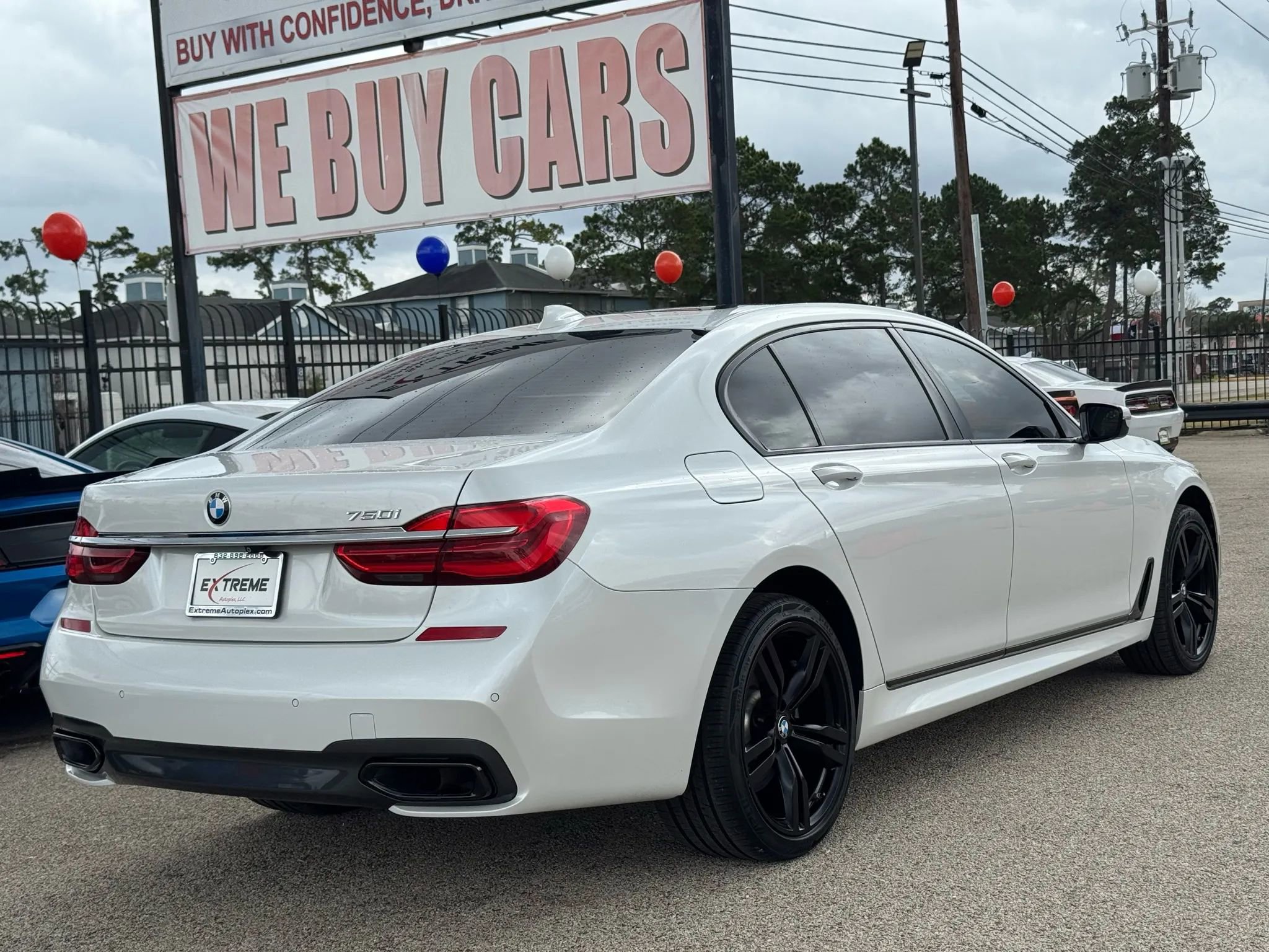 Used 2019 BMW 750i w/ Executive Package image 8