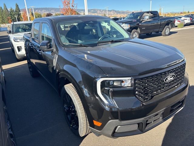 New 2025 Ford Maverick Lariat w/ Black Appearance Package