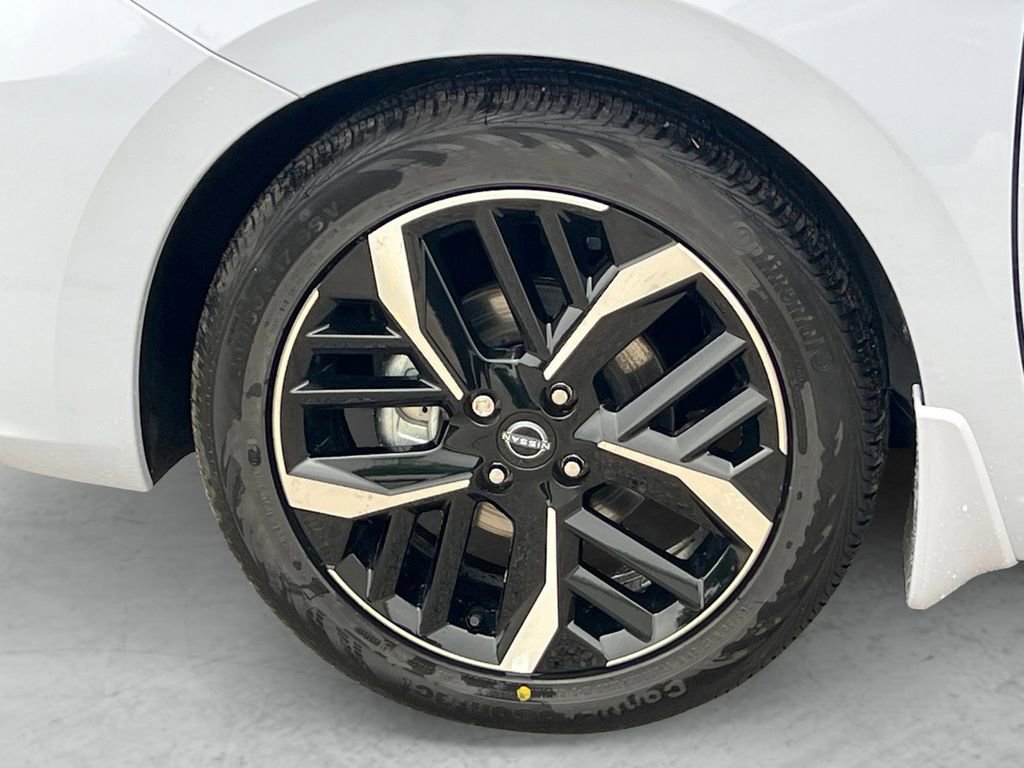 New 2025 Nissan Versa SR FWD image 23