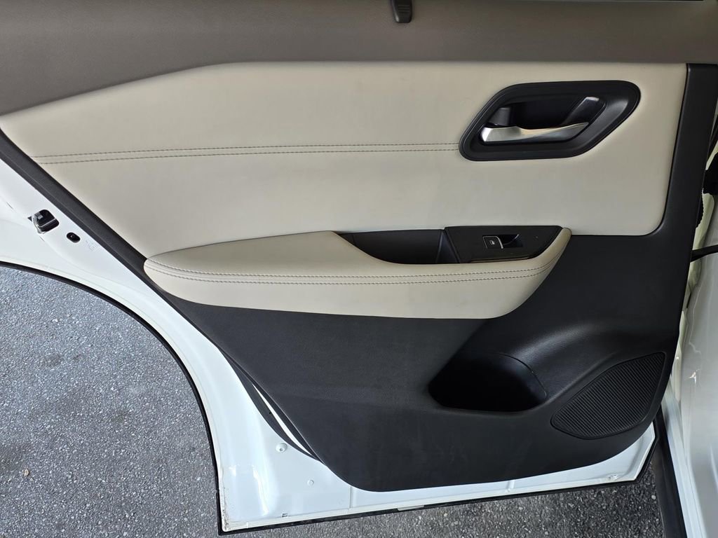 Used 2023 Nissan Rogue SL w/ SL Premium Package FWD image 41