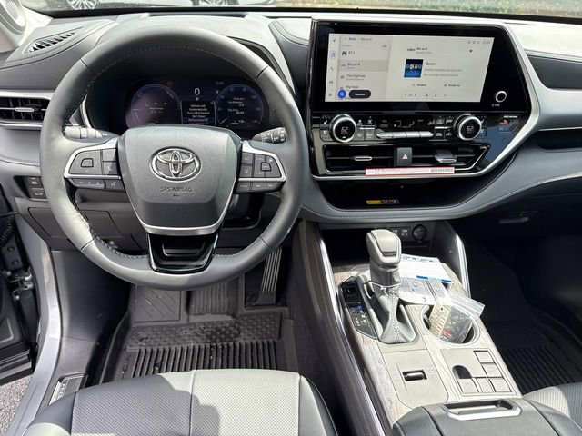 Used 2026 Toyota Highlander Platinum AWD/4WD image 18