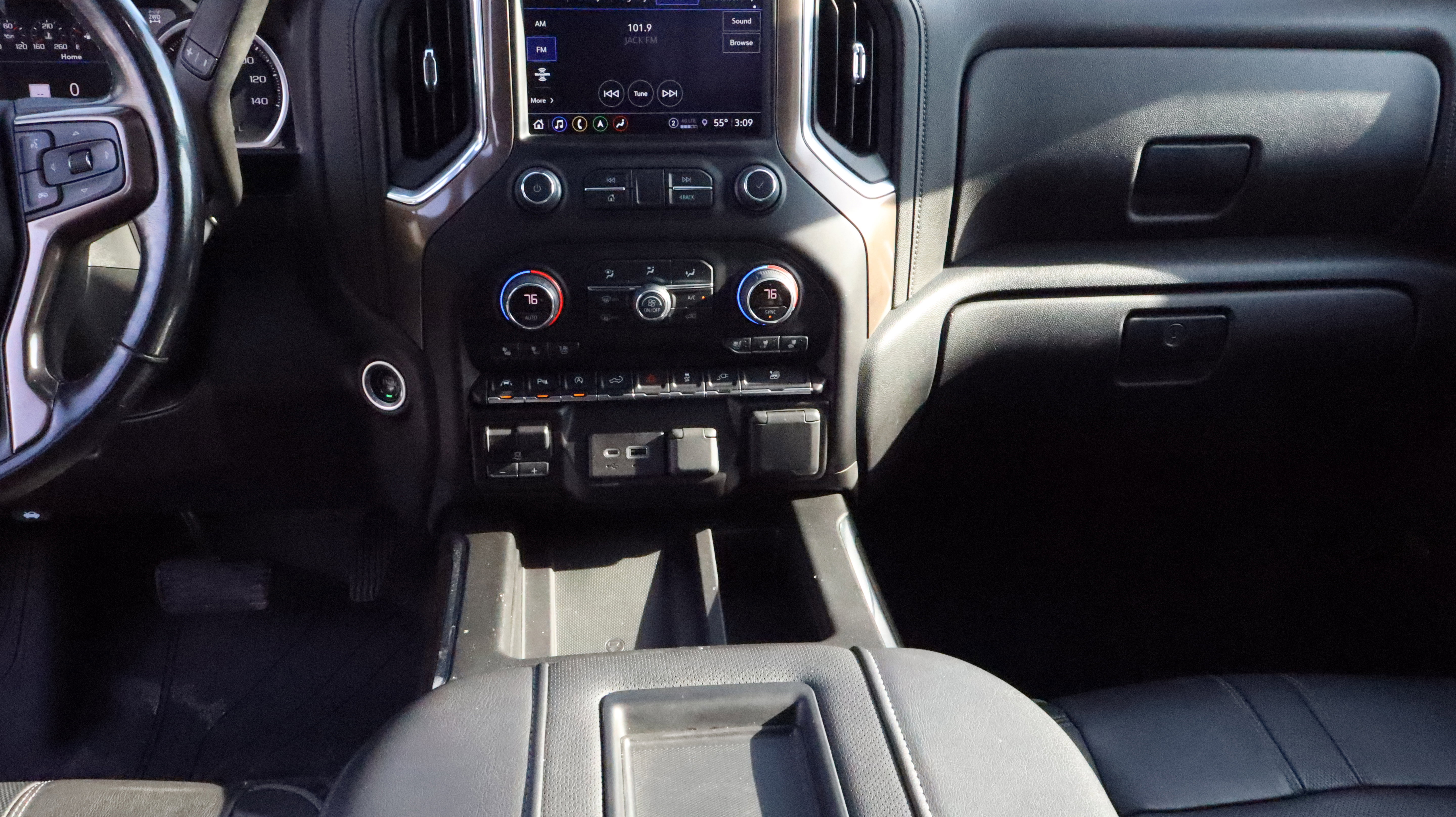 Certified 2022 Chevrolet Silverado 1500 High Country w/ Technology Package image 11