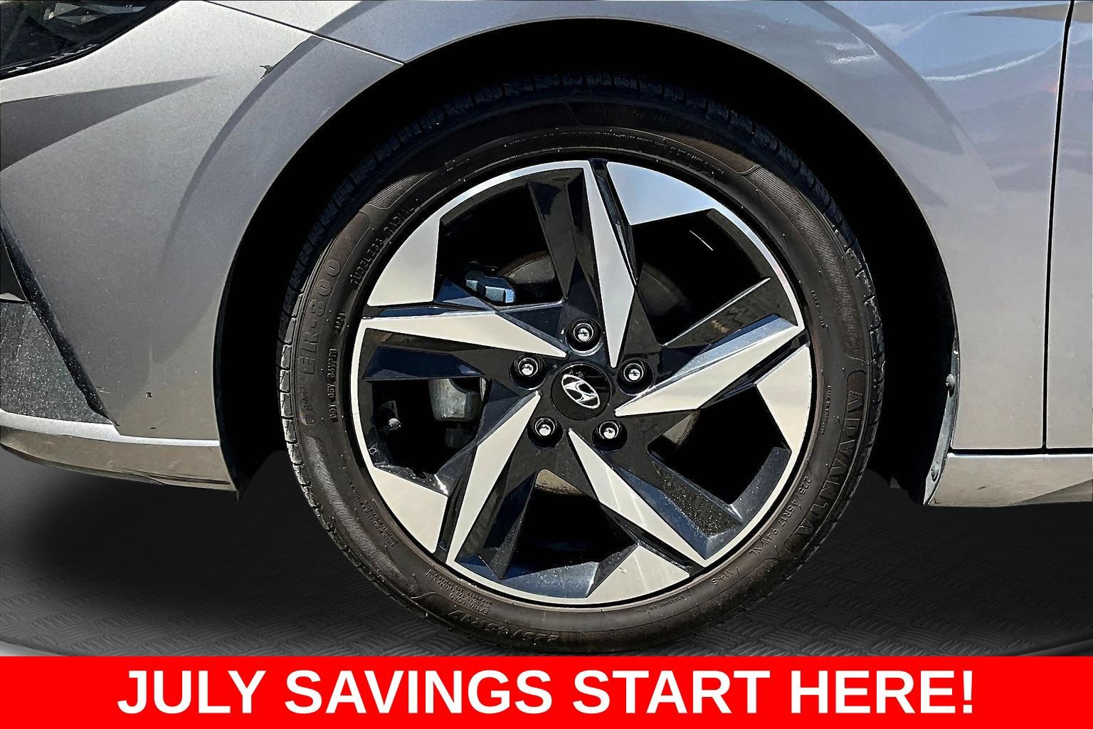 Used 2023 Hyundai Elantra Limited w/ Preferred Accessory Package FWD image 39