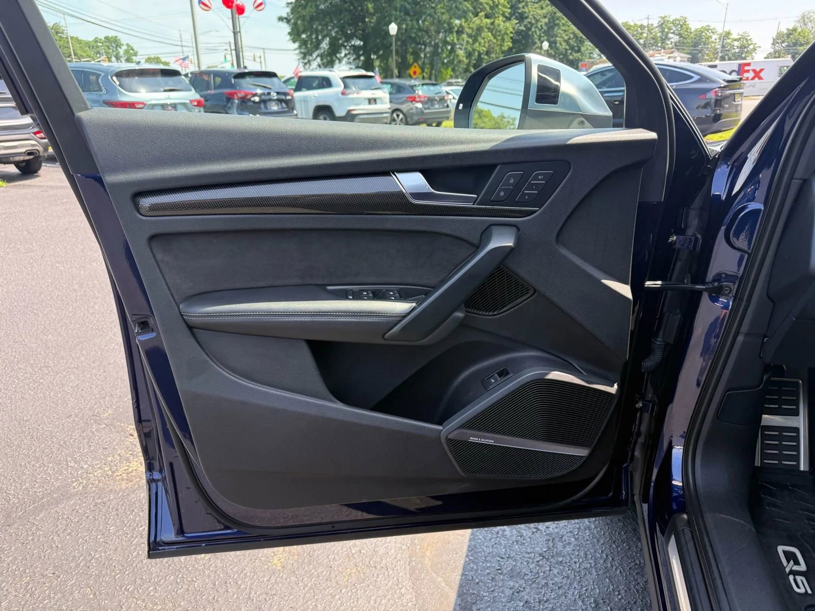 Used 2018 Audi SQ5 Premium Plus w/ Navigation Package image 11