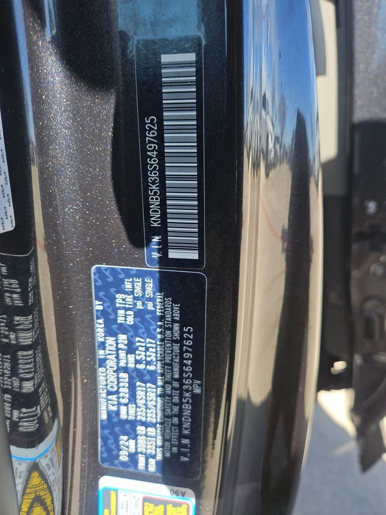 Used 2025 Kia Carnival image 31