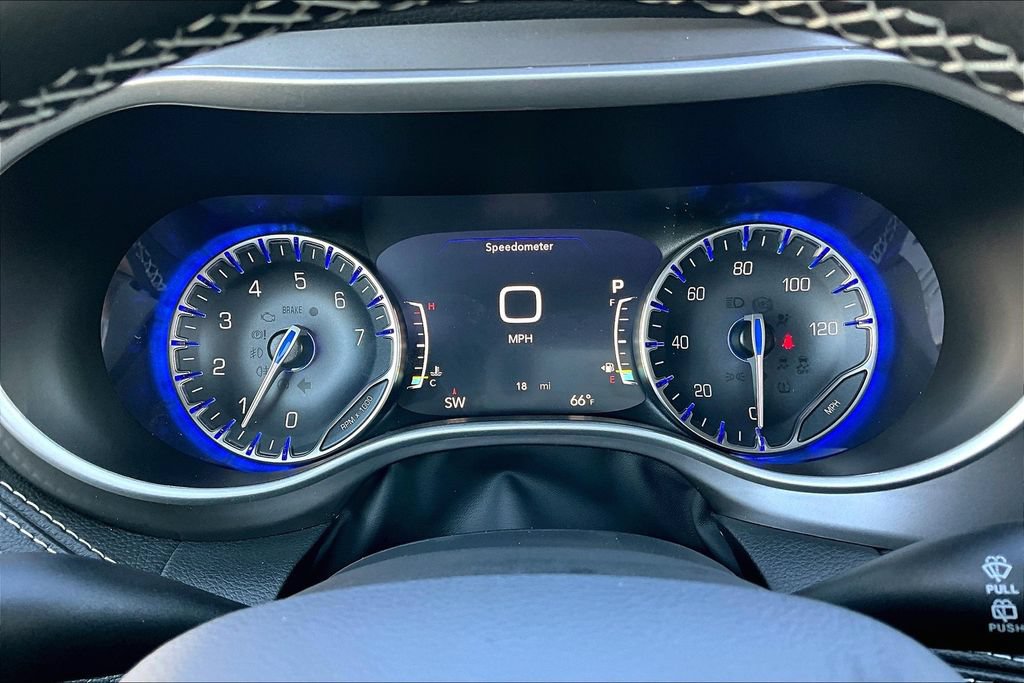 New 2026 Chrysler Pacifica Select FWD image 8