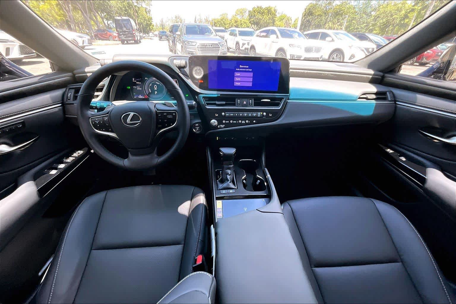 Used 2025 Lexus ES 300h w/ Premium Package FWD image 16