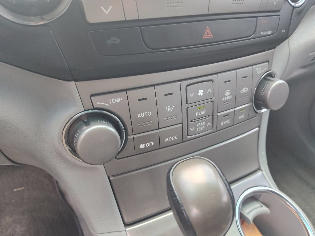 Used 2010 Toyota Highlander Sport w/ Extra Value Pkg 4 FWD image 22