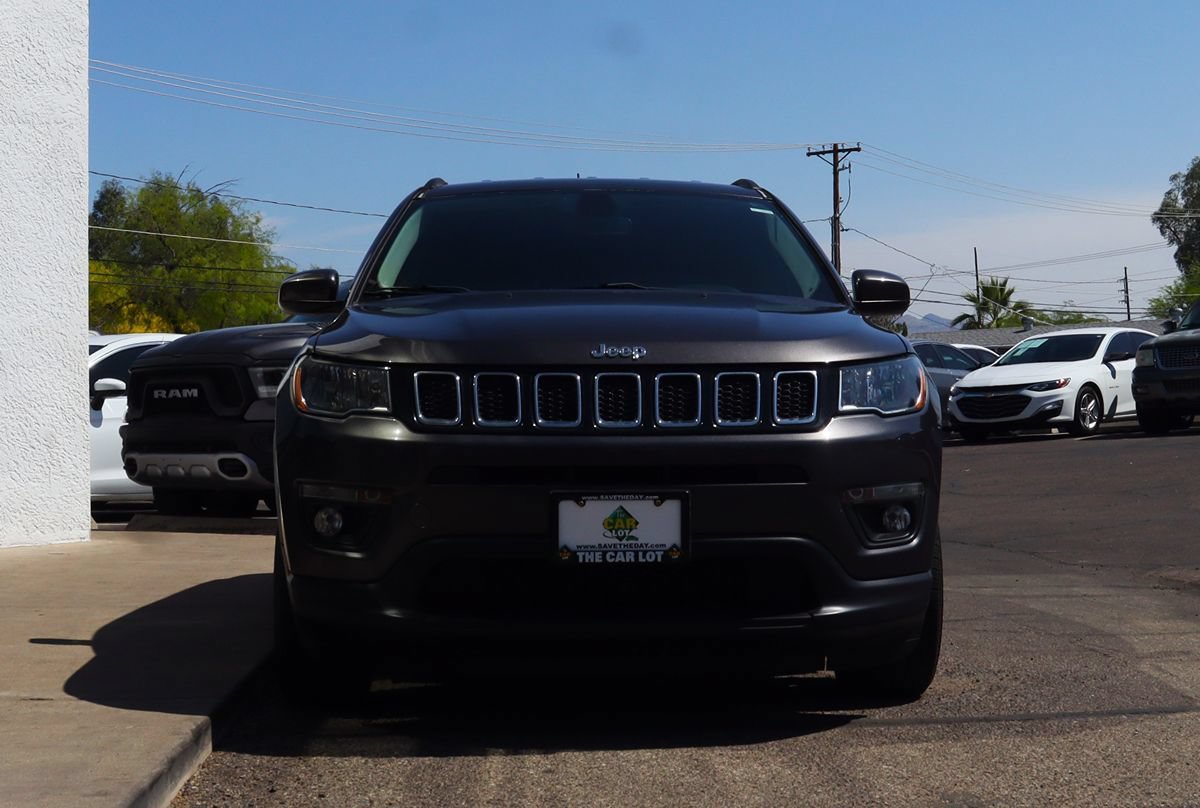 Used 2019 Jeep Compass Latitude FWD image 17