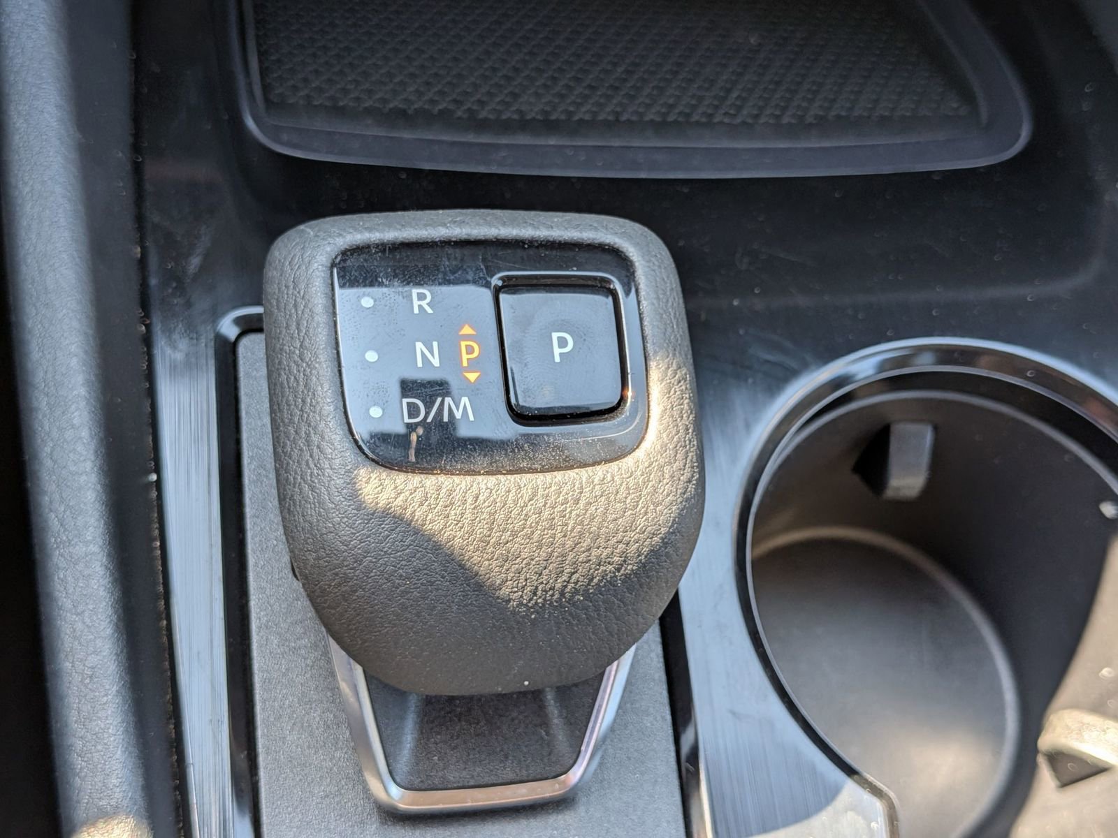 Used 2024 Nissan Rogue SV FWD image 25