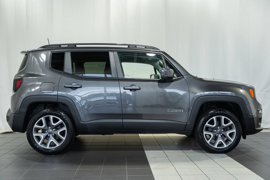 Certified 2018 Jeep Renegade Latitude AWD/4WD image 3