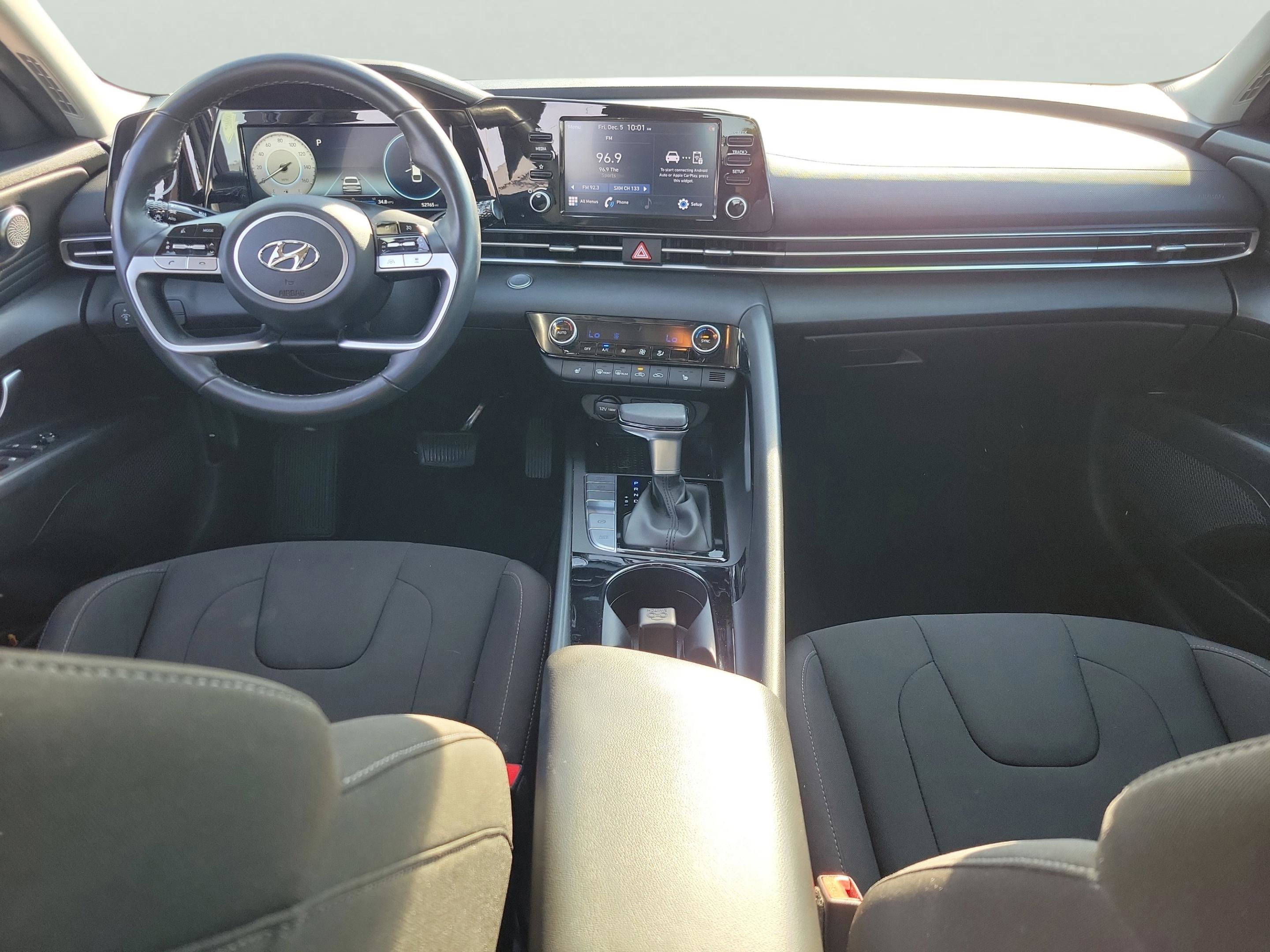 Certified 2021 Hyundai Elantra SEL w/ Convenience Package image 11