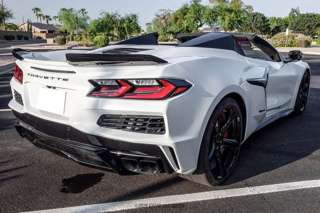 Used 2025 Chevrolet Corvette E-Ray AWD/4WD image 8