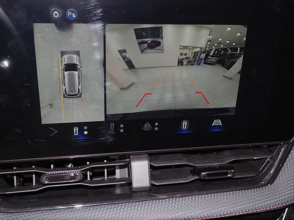 New 2026 Chevrolet Equinox RS w/ Convenience Package III FWD image 11
