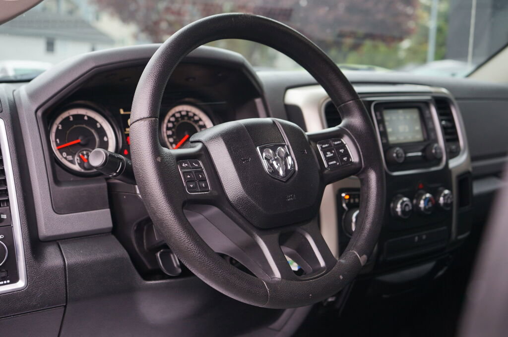 Used 2016 RAM 1500 Classic SLT AWD/4WD image 14