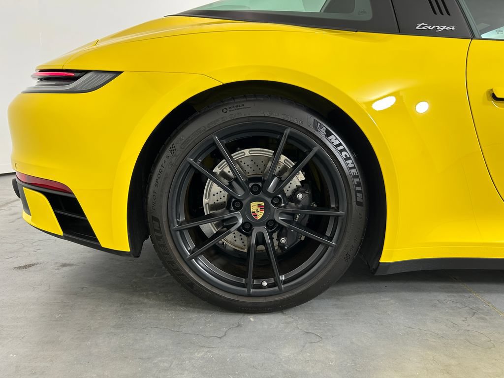 Certified 2024 Porsche 911 Targa 4 AWD/4WD image 11