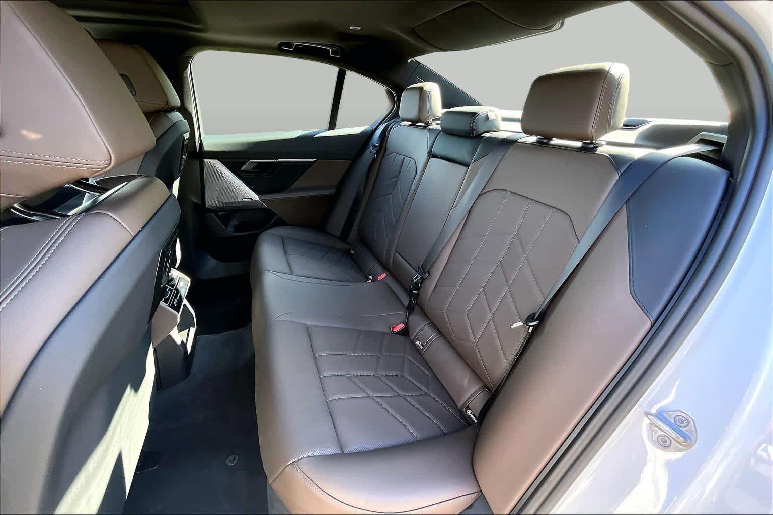 Certified 2024 BMW i5 eDrive40i w/ M Sport Package RWD image 21