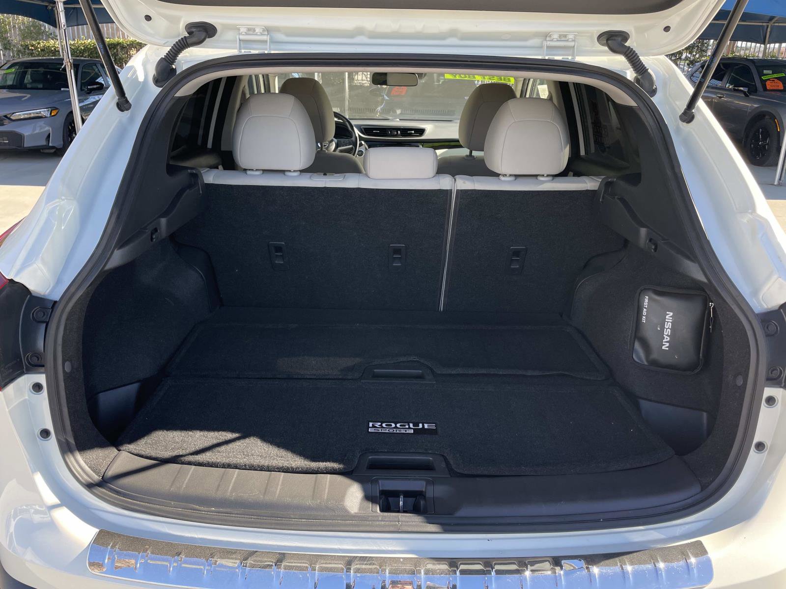 Used 2021 Nissan Rogue Sport SV image 19