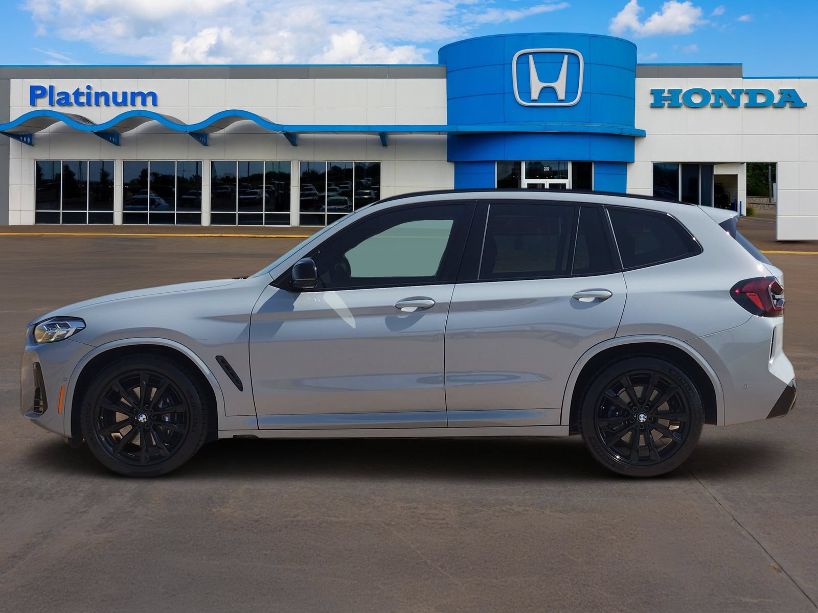 Used 2024 BMW X3 M40i w/ Parking Assistance Package AWD/4WD video 3