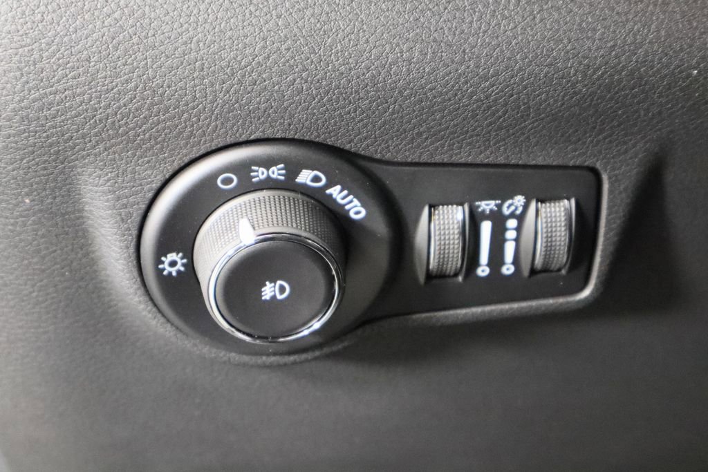 New 2026 Jeep Compass Latitude image 23