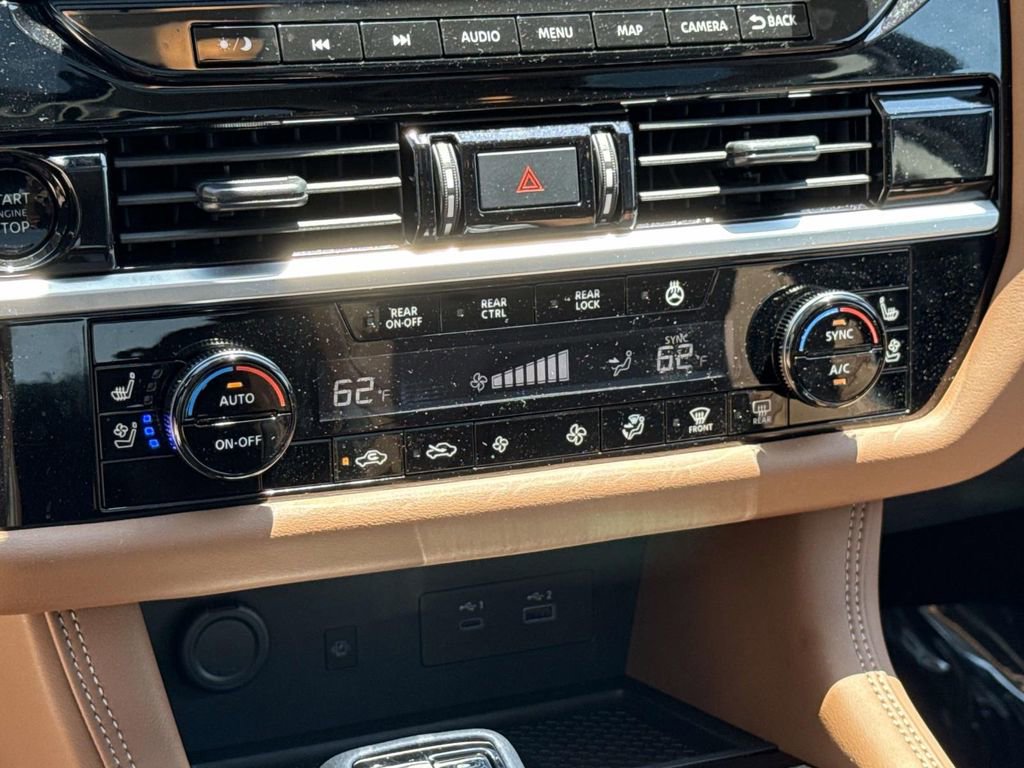 Used 2025 Nissan Pathfinder Platinum AWD/4WD image 35
