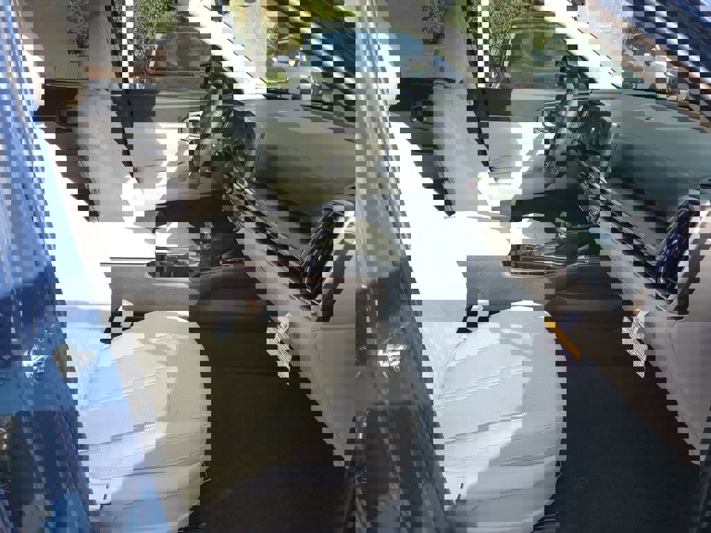 New 2026 Kia Sorento S image 7