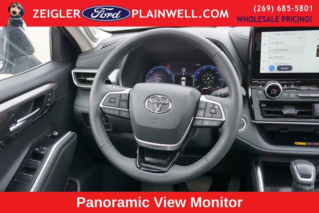 Used 2025 Toyota Highlander Platinum image 17