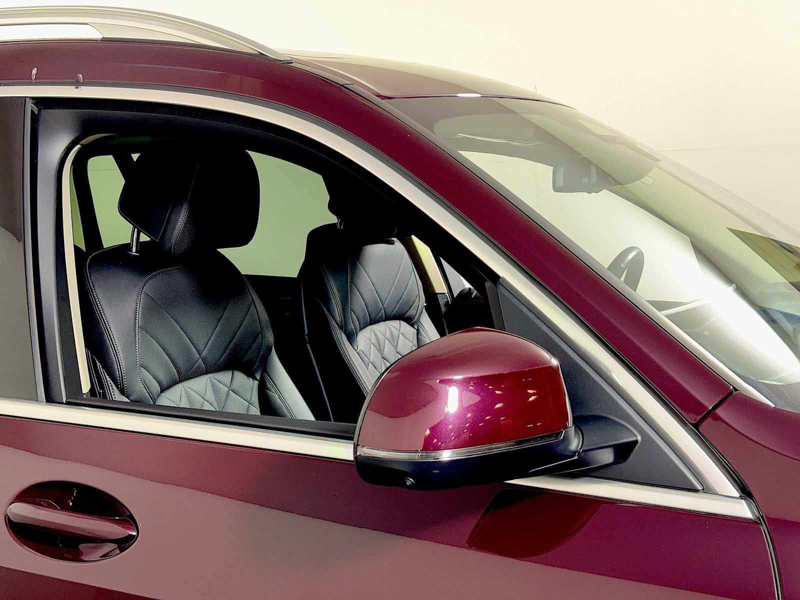 Certified 2024 BMW X7 xDrive40i w/ Premium Package image 31