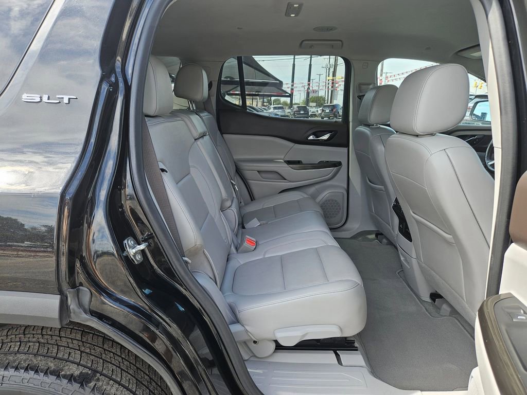 Used 2023 GMC Acadia SLT image 27