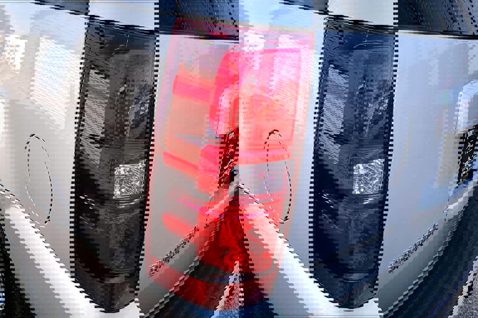 Used 2010 Chevrolet Suburban LT image 27