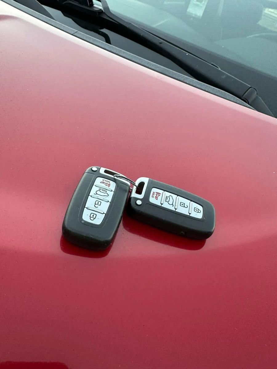 Used 2014 Hyundai Veloster w/ Technology Package 03 image 18