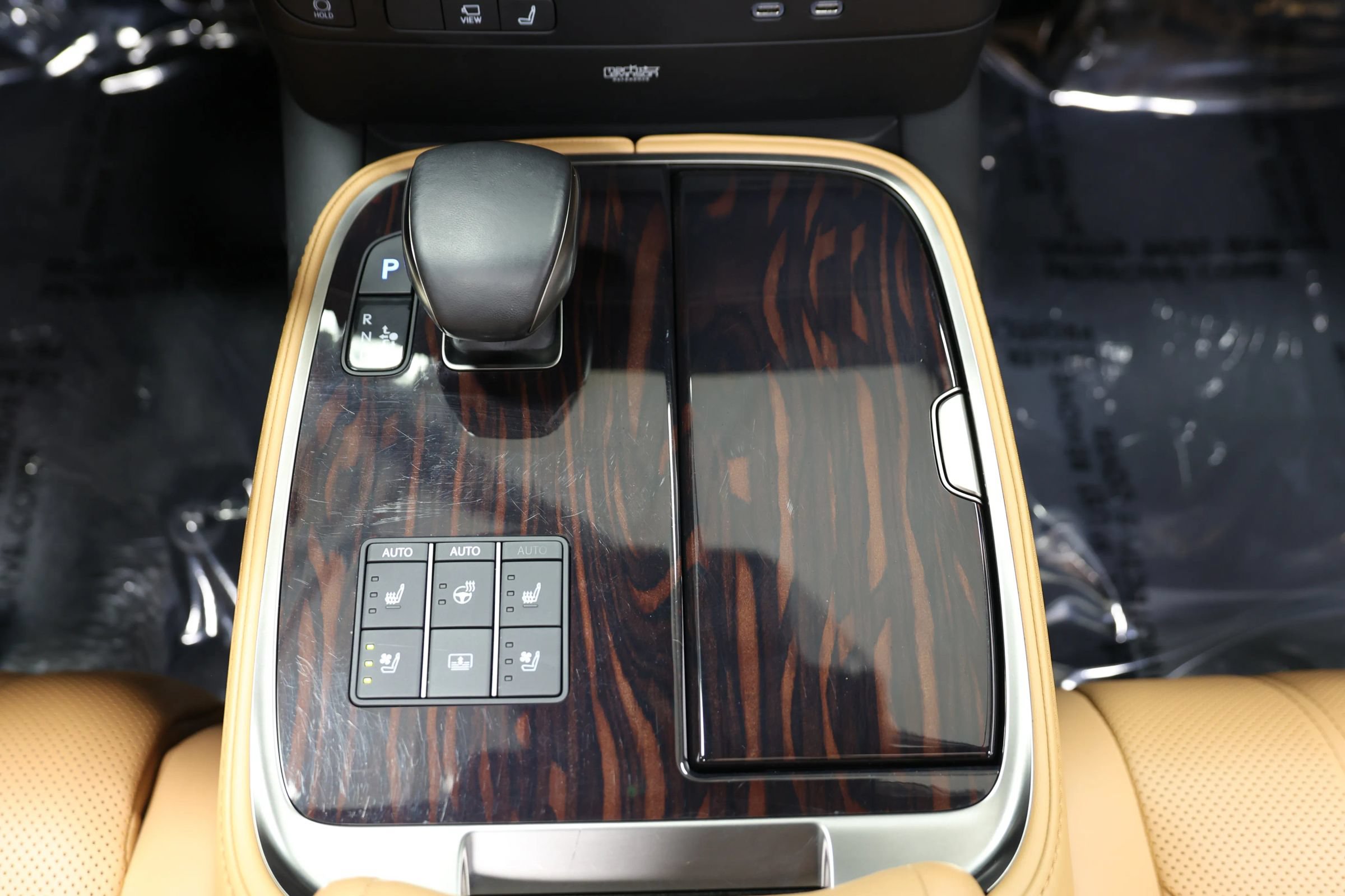 Used 2024 Lexus LS 500 w/ Interior Upgrade Package RWD image 43