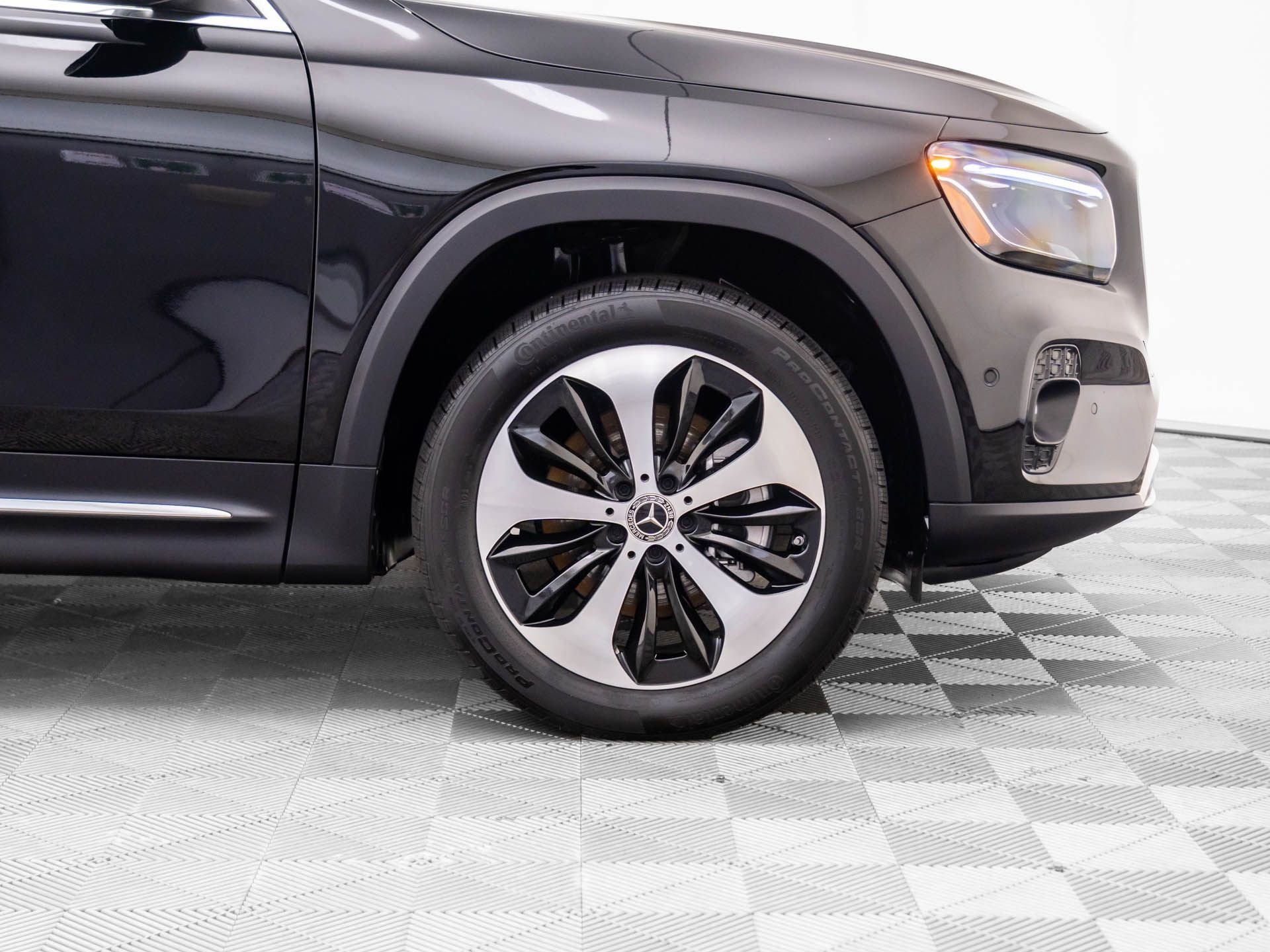 Certified 2024 Mercedes-Benz GLB 250 4MATIC w/ Exclusive Package image 35