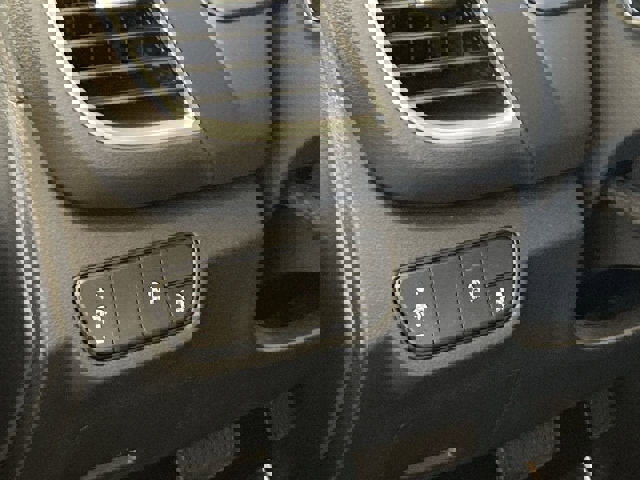 Used 2025 Kia Seltos EX w/ EX Sunroof Package image 12