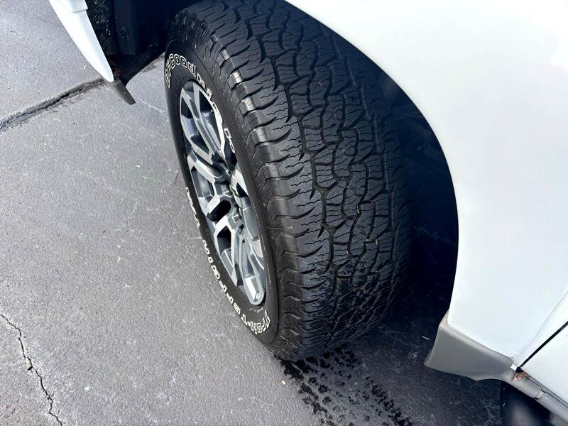 Used 2006 Chevrolet Suburban Z71 w/ Z71 Preferred Equipment Group image 17