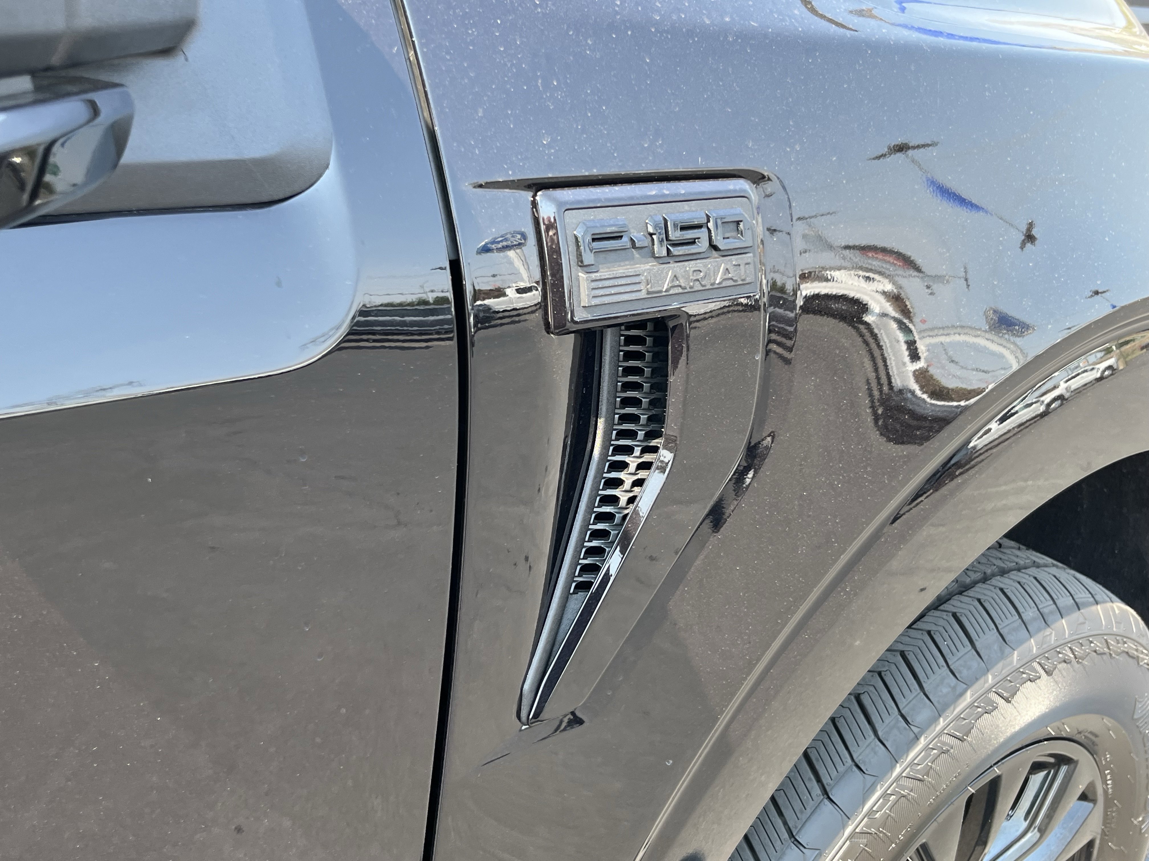 New 2025 Ford F150 Lariat w/ Equipment Group 501A Mid image 5