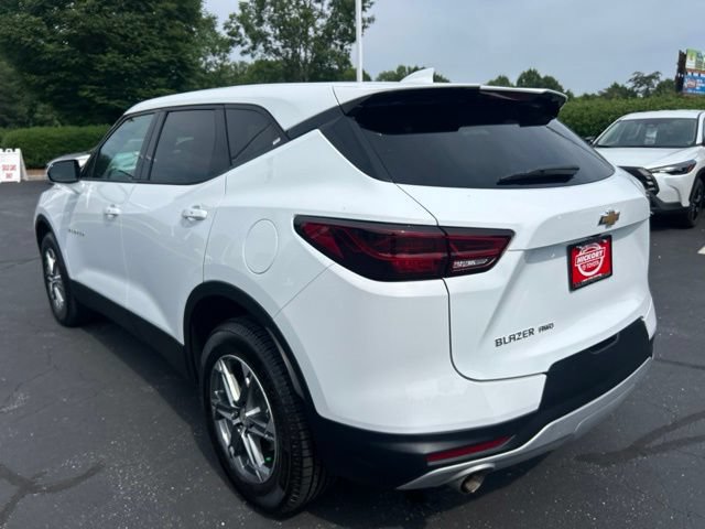 Used 2025 Chevrolet Blazer LT AWD/4WD image 11